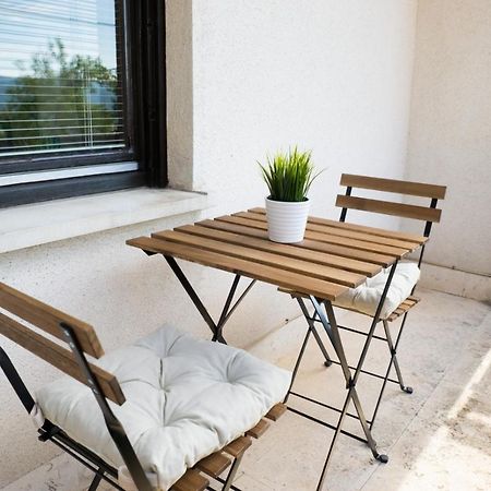 בלד Apartment Beautiful Lake View מראה חיצוני תמונה